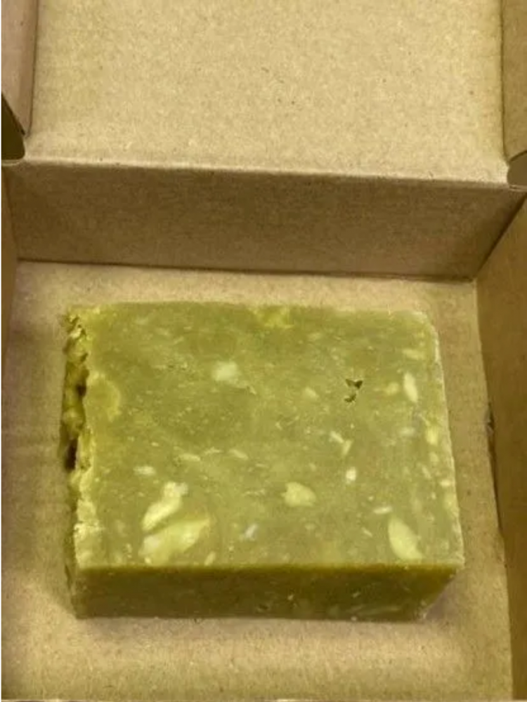 Твердое мыло Лиссиландия для лапок "Груша, Алоэ и Пантенол"